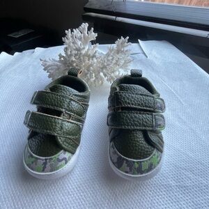0 to 6 months baby sneakers. Military green. Brand new and very soft material.